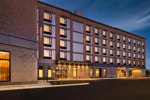 홀리데이 인 익스프레스 보스턴 로건 공항 - 리비어 바이 IHG - 숙소 외관