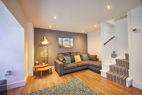 The Carriage House - image 5