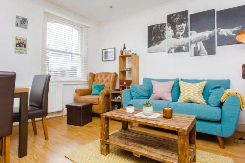 Light and Airy 1 Bedroom Flat in Stoke Newington