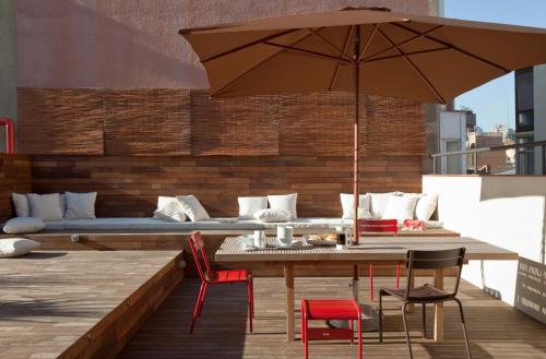 DestinationBCN Universitat Apartments