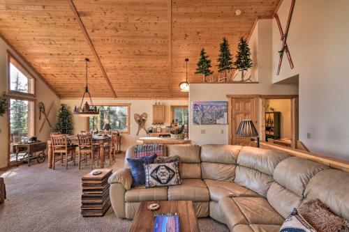Lazy Moose Cabin with Wraparound Deck and Privacy! - image 2