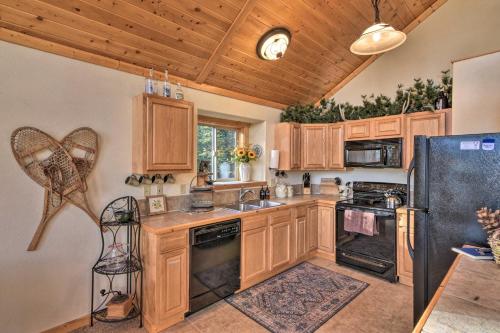 Lazy Moose Cabin with Wraparound Deck and Privacy! - image 7