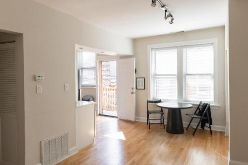 Updated Lake View 1BR with W&D by Zencity - image 4