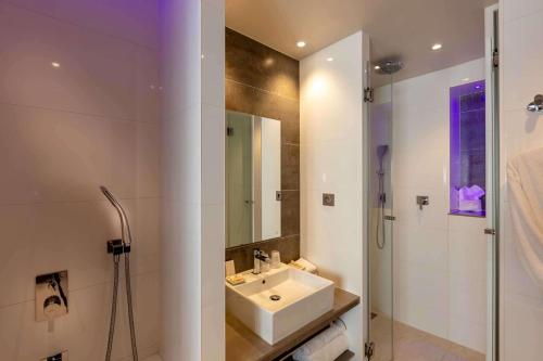 Best Western Plus Le Lavarin - image 7