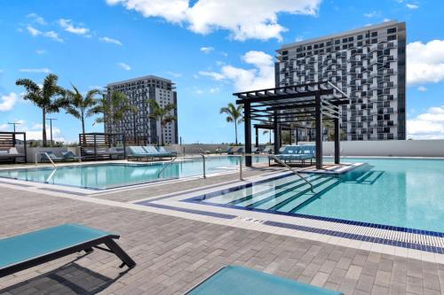Luxury Apartment in Downtown Doral - image 27