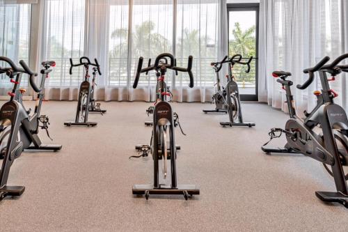 Luxury Apartment in Downtown Doral - image 31