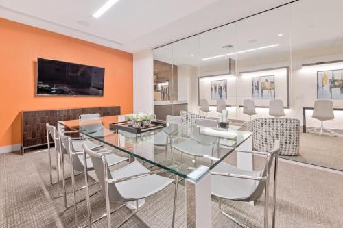Luxury Apartment in Downtown Doral - image 38
