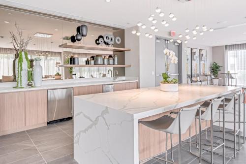 Luxury Apartment in Downtown Doral - image 39