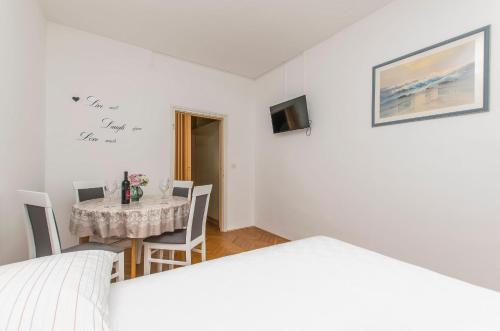 Apartment and Rooms Franka - main image