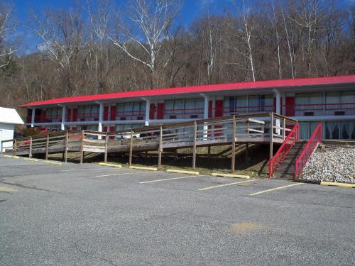 Southern Hills Inn - image 6
