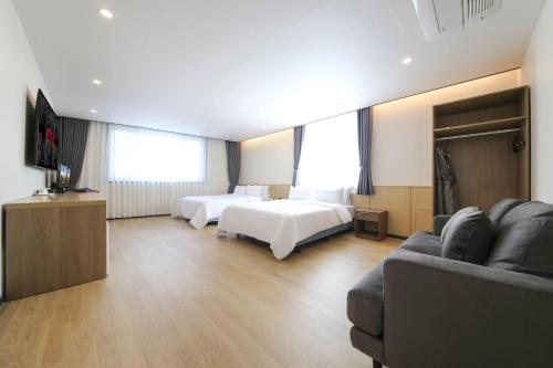 Benikea hotel Room Type - Large Twin Room