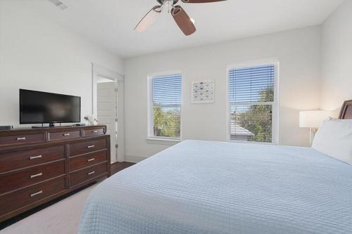 Seaside Escape by Bliss Beach Rentals - image 3