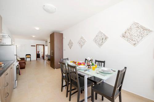 Valley View Superior Apartment - image 13