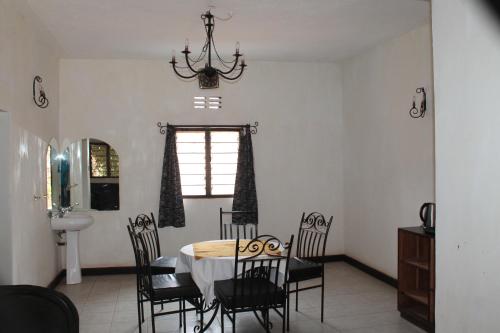 Impala Safari Lodge in Voi