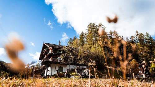 Hof Zuort in Sent GR, Schweiz
