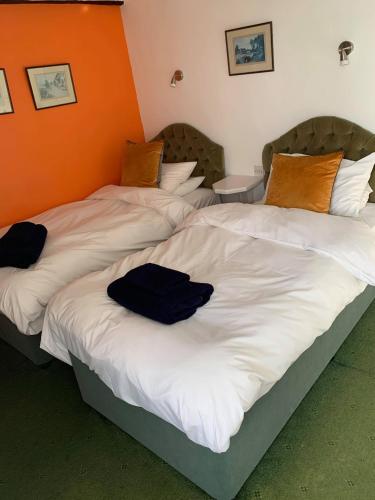 Ye Olde White Harte Hotel Room Type - Standard Twin Room