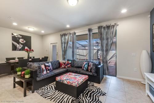 Resort Townhome wPRIVATE Pool & BBQ, near Disney thumb 2