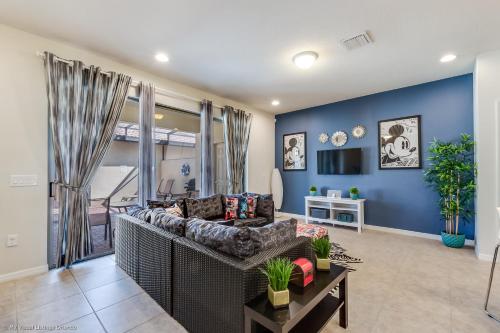 Resort Townhome wPRIVATE Pool & BBQ, near Disney thumb 3