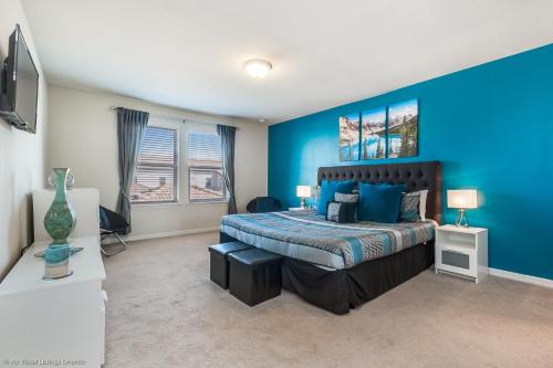 Resort Townhome w/PRIVATE Pool & BBQ, near Disney!