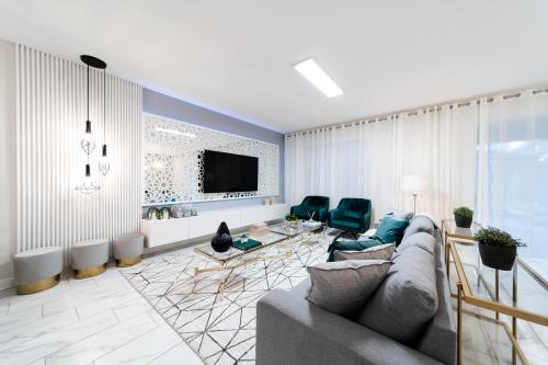 4567 Narrative Lane - image 2