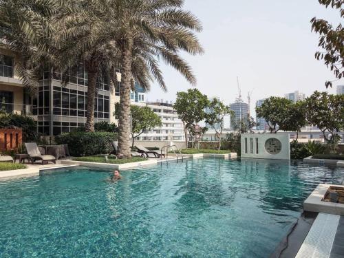 Quintessential Quarters - Modern and Minimal 1BR Burj Khalifa and Fountain Views