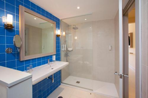 Deluxe Double Room  image 4