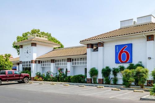 Motel 6 Oakdale, Ca - Hotel - Oakdale