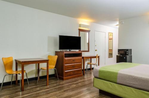 1 queen bed