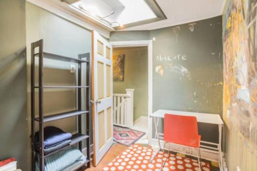 Artsy Home in Graduate Hospital