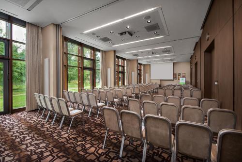 274406502 Holiday Inn Resort Warsaw Józefów by IHG