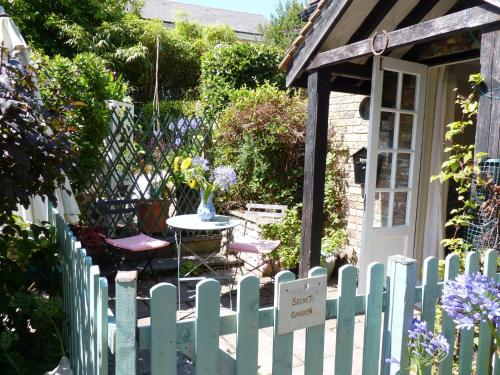 Secret Garden Hideaway For Adults – Eastbourne