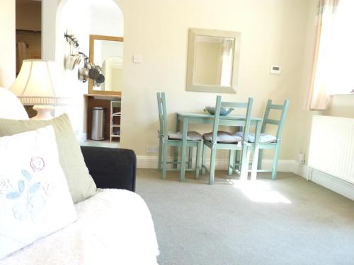 Secret Garden Hideaway For Adults – Eastbourne