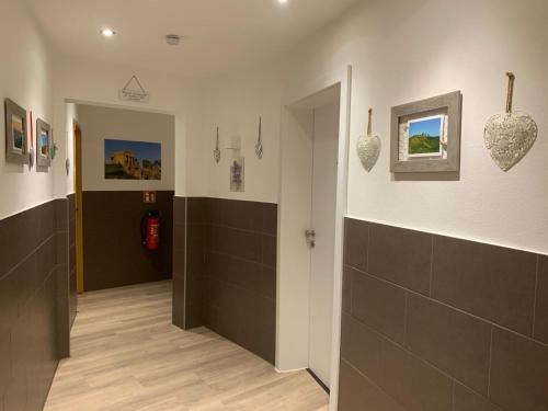 مدخل, Hotel Waldhorn in Untertürkheim