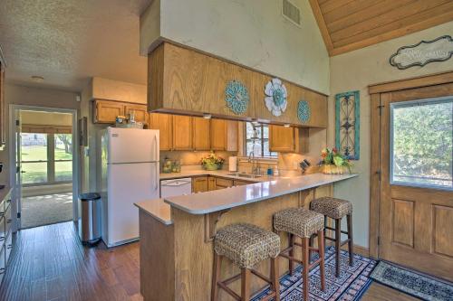 Lakefront Living Private Dock, Deck, and Game Room!