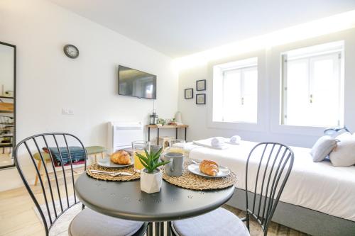 LovelyStay - Taipas Studio with AC - main image