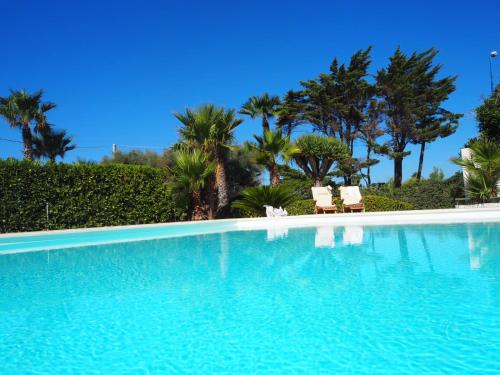 Villa White Dahlia - image 2