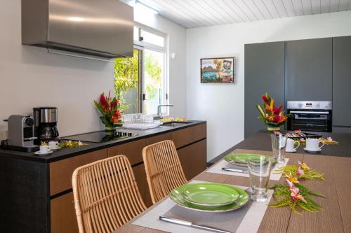 ห้องครัว, Matira Sandy Home 658 DTO-MT in เกาะโบราโบร่า