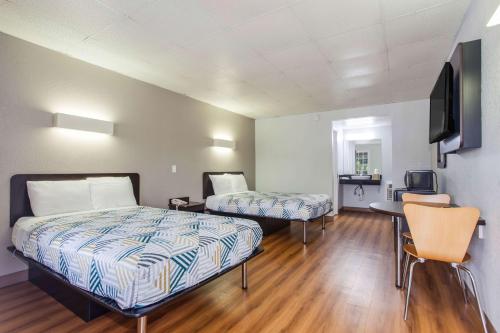 2 double beds