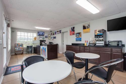 Motel 6 Walterboro, SC - 로비