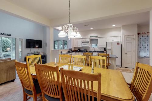 Sea Colony - 55094 Lakewood - image 3