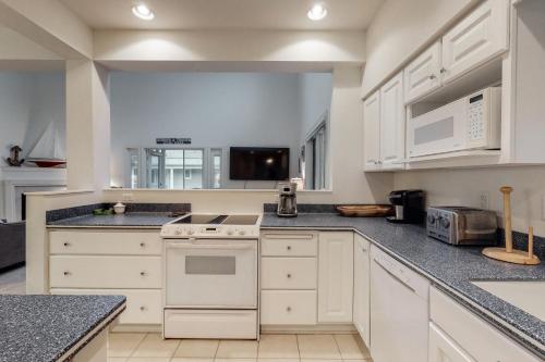 Sea Colony - 55094 Lakewood - image 4