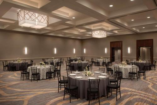 Hyatt Regency Louisville - image 2