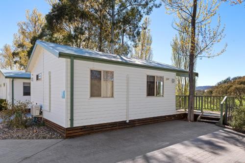 Deluxe 2 Bedroom Cabin - Sleeps 5