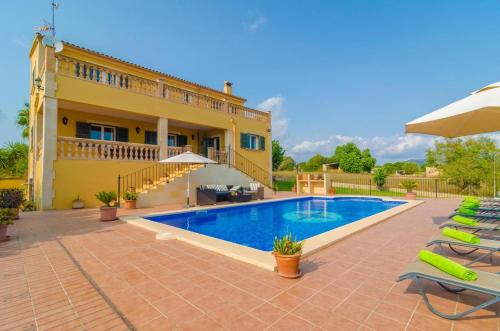  4 bedrooms villa with private pool furnished garden and wifi at Cas Concos des Cavaller in 07208 Caʼs Concos