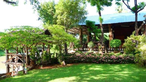 Baandin Rimnum Resort in U Thong