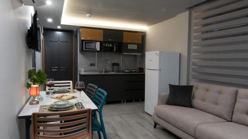Standard Suite image 6