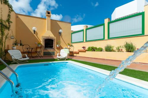  The Yellow House - Solarium - Climatized Pool in Gáldar