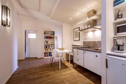 廚房, Gästehaus Drostenhof (Gastehaus Drostenhof) in 雷斯