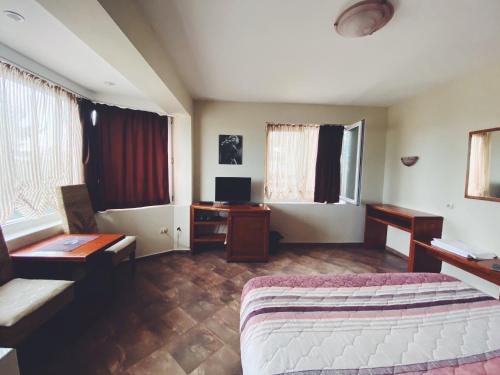 Family Hotel Fancy – Sofia, PA