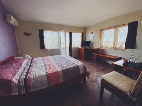 Family Hotel Fancy – Sofia, PA